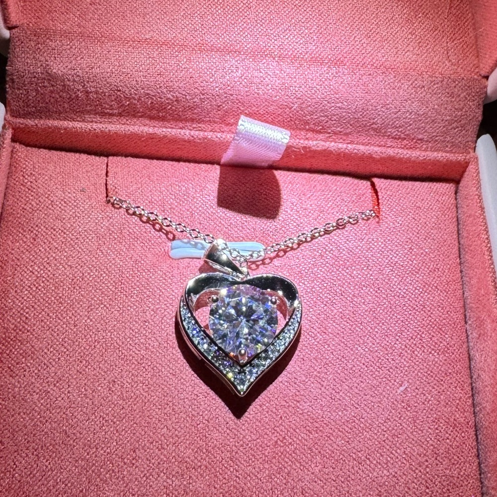 New Elegant Silver Heart Violet Pendant Necklace